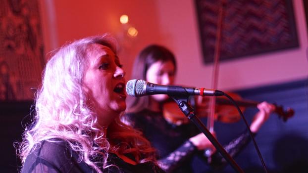 - Annasach Ceilidh Band