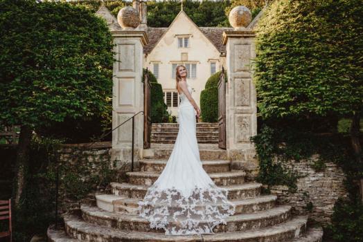 Exclusive Hire Wedding Venues - Owlpen Manor