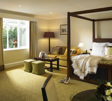 Unusual Wedding Venues - Hollins Hall Marriott Hotel & Country Club