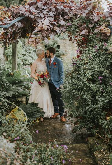 Exclusive Hire Wedding Venues - Oxleaze Barn