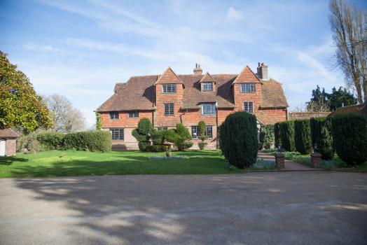 - Pekes Manor