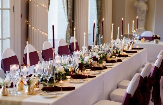 - Dream Hire & Deco